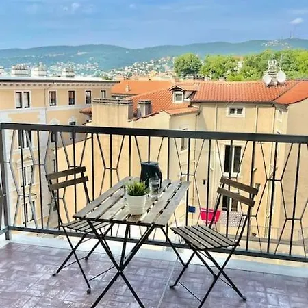 Apartment Leia W/private Parking In Old Town